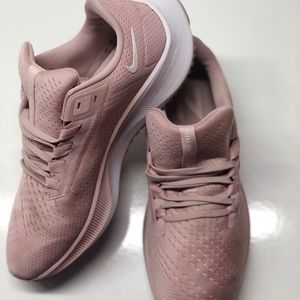 Nike Air Zoom Pegasus 83